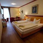 Esplanade & Rialto 3* Binz