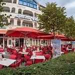 Esplanade & Rialto Hotel