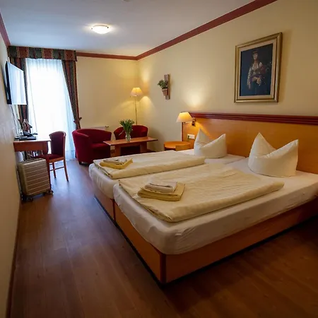 Esplanade & Rialto 3* Binz