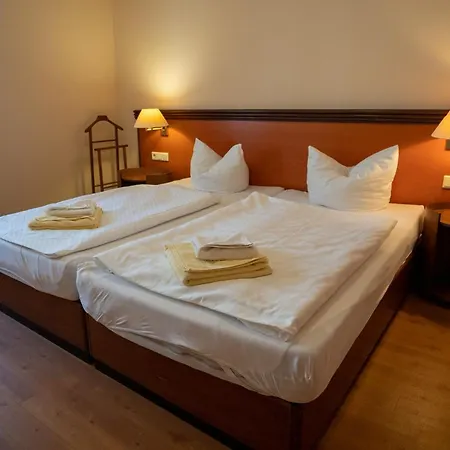 Esplanade & Rialto 3* 宾茨