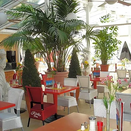 酒店 Esplanade & Rialto 宾茨