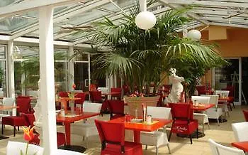 Отель Esplanade & Rialto 3*
