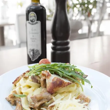 酒店 Esplanade & Rialto 宾茨