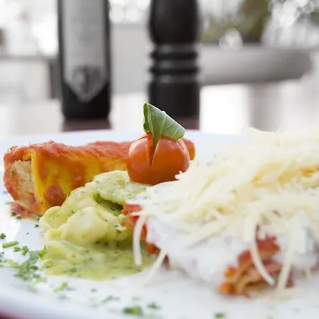 Esplanade & Rialto 3* 宾茨