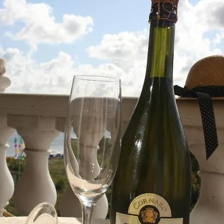 酒店 Esplanade & Rialto 宾茨