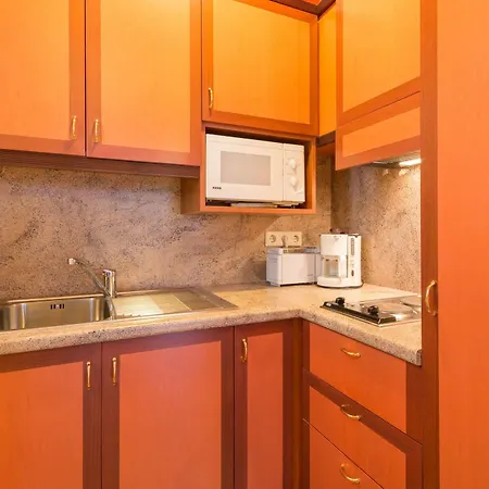 Esplanade & Rialto 3* 宾茨