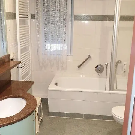 Отель Esplanade & Rialto 3*