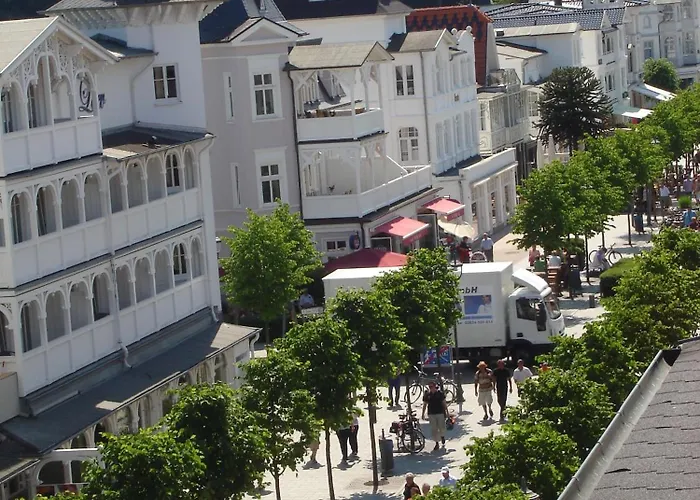 Esplanade & Rialto 3* Binz