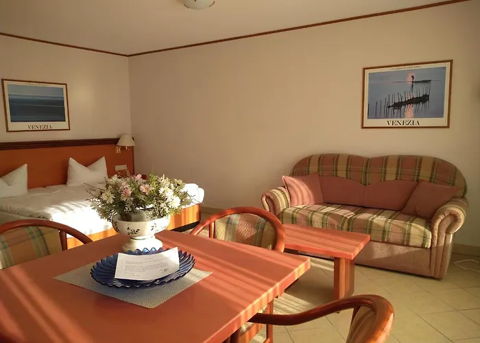 Esplanade & Rialto 3* Binz